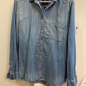 American Eagle chambray top